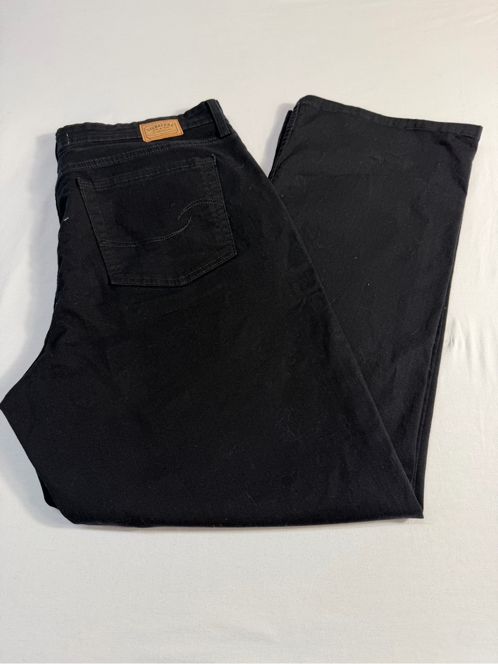 Signature by Levi Strauss Women's Mid Rise Bootcut Black Jeans Size 18.    1807